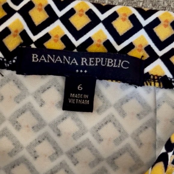 Geometric Yellow and Black Women's Skirt - Picture 7 of 8